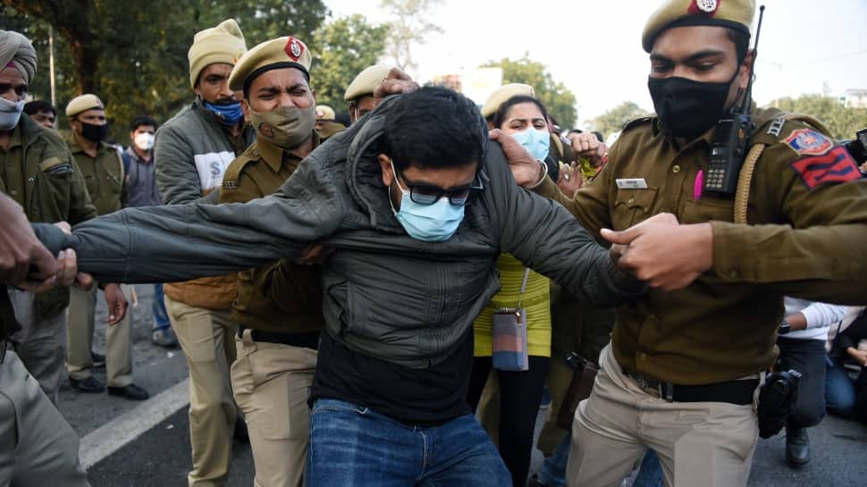 Konseling NEET-PG 2021: FAIMA menyerukan pemogokan nasional setelah bentrokan antara dokter yang memprotes, polisi di Delhi |  Berita India