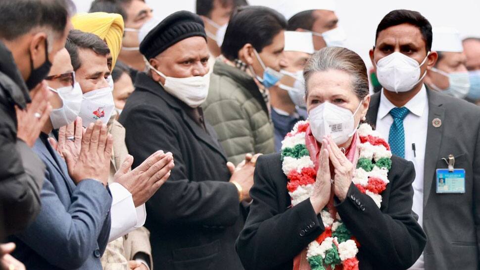 BJP &#039;rewriting&#039; history, erasing India&#039;s rich heritage: Sonia Gandhi on 137th foundation day of Congress