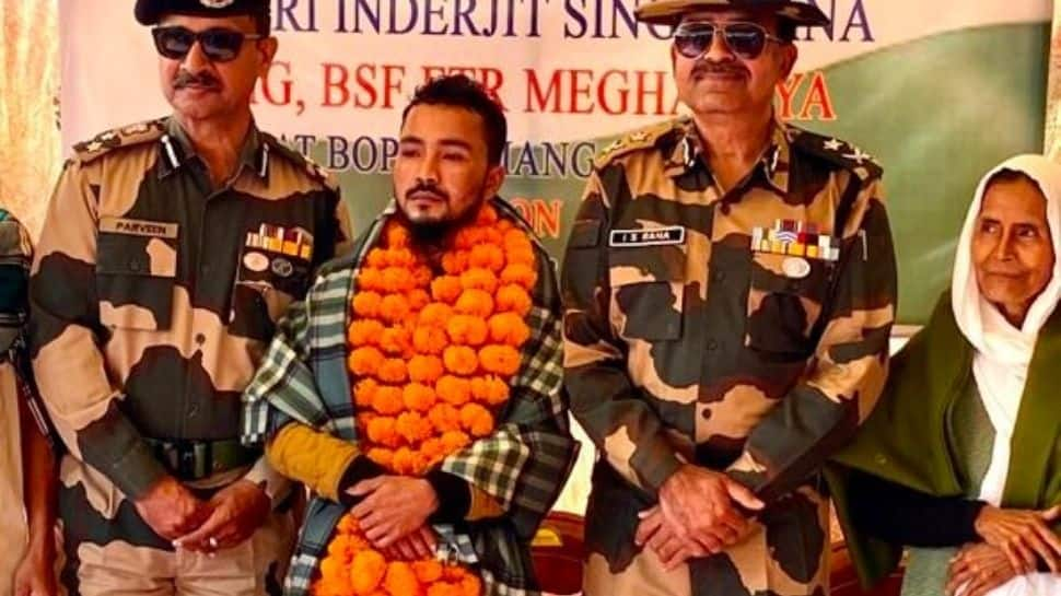 Insurgent of banned militant outfit HNLC surrenders before BSF in Meghalaya