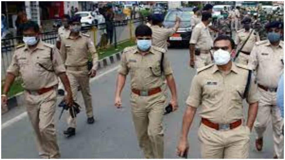 Polisi Noida melakukan latihan keamanan intensif pada malam Tahun Baru |  Berita Noida