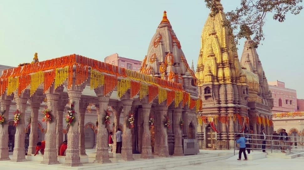 Varanasi&#039;s Kashi Vishwanath Dham witnesses record footfall on first day of new year