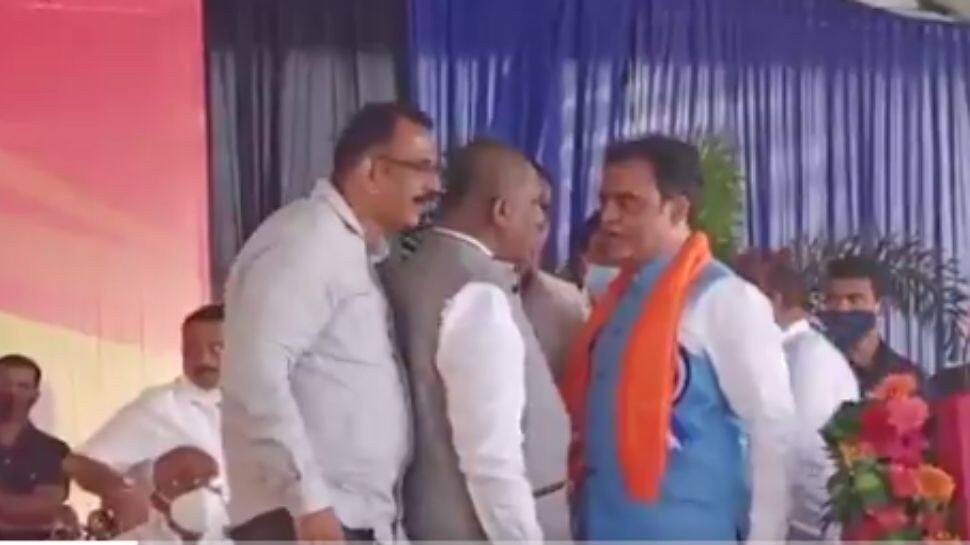 Watch: Congress Karnataka MP, BJP minister engage in a fight on stage before CM Basavaraj Bommai