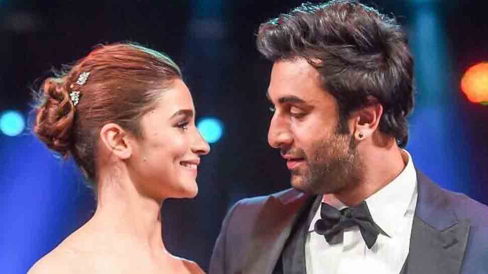 B-Town loverbirds Alia Bhatt, Ranbir Kapoor&#039;s photo from Africa safari goes viral