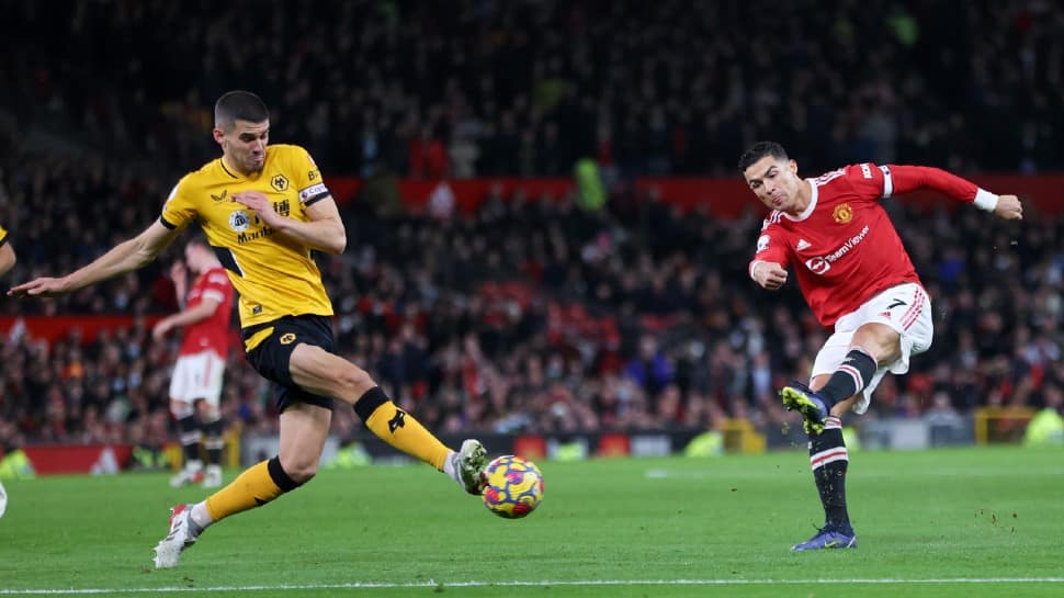 Cristiano Ronaldo&#39;s Manchester United stunned by Wolverhampton Wanderers in  Premier League match - Toofaan Express