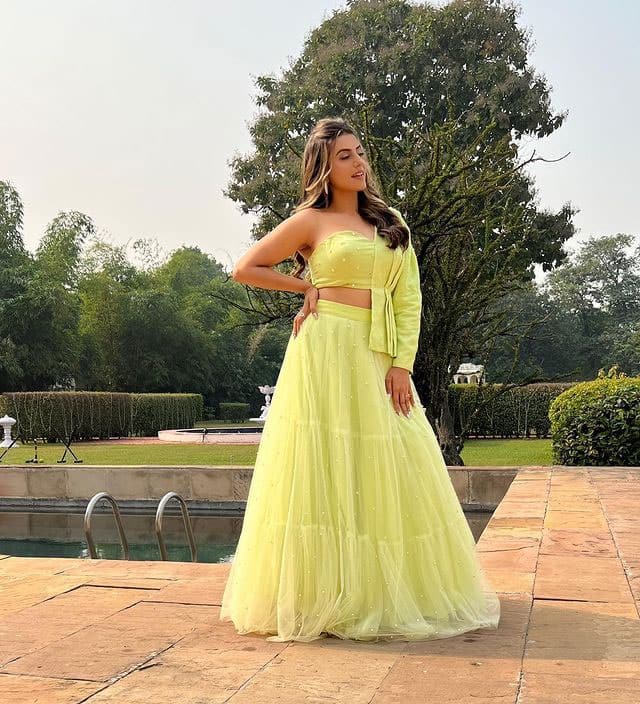 Bhojpuri actress Akshara Singh's bold avatar