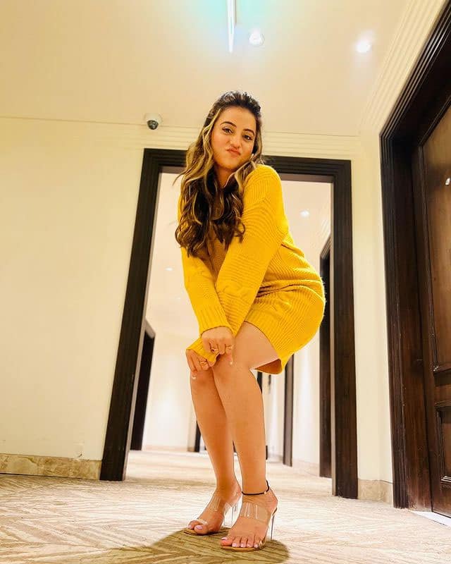 Bhojpuri Sizzler Akshara Singhs Hot Photos Go Viral Bigg Boss Ott Fame Star Shows Off Her Glam