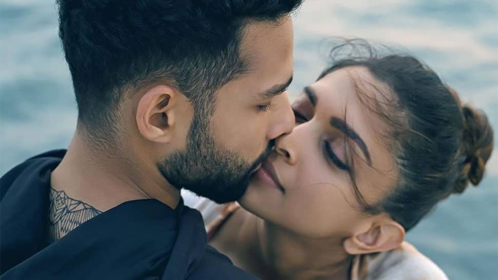 Deepika Padukone and Siddhant Chaturvedi share a passionate kiss on  Gehraiyaan poster - Check all 6 new posters | People News | Zee News