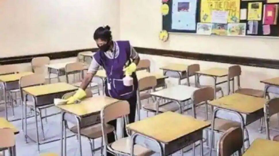 Goa closes schools for Classes 8-12, colleges till January 26 amid surge in COVID-19 cases - Vimarsana News