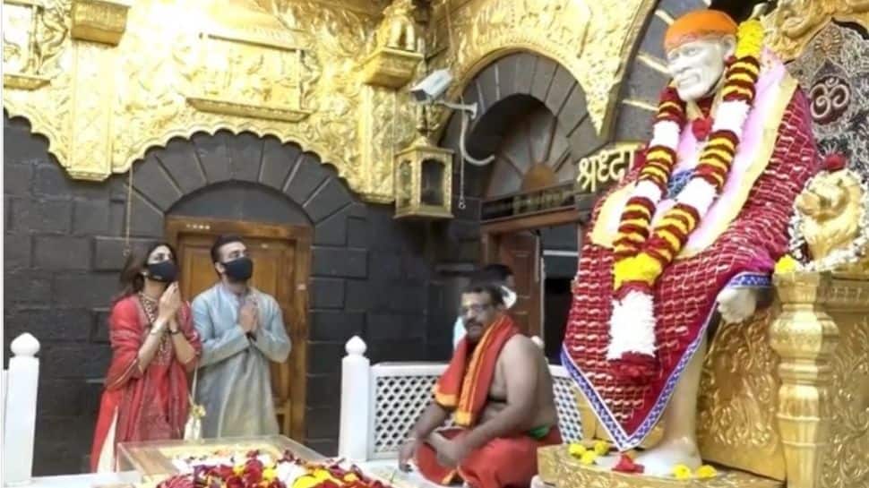 Shilpa Shetty Bf Xx - Shilpa Shetty shares first post with Raj Kundra in 2022, visits Shirdi  temple- Watch! | People News | Zee News