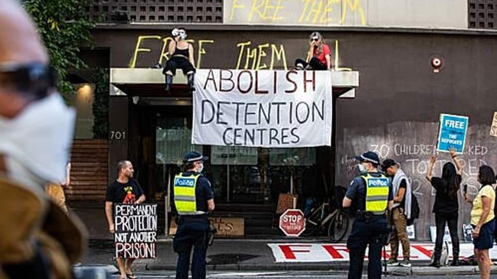 Novak Djokovic fans protest in front of world no.1&#039;s Melbourne detention hotel