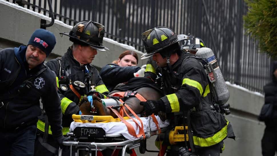 19 including nine children die in New York City apartment fire