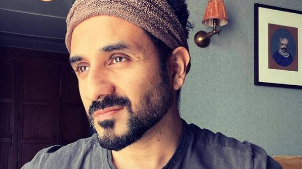 Comedian Vir Das tests COVID-19 positive, muses about pillows