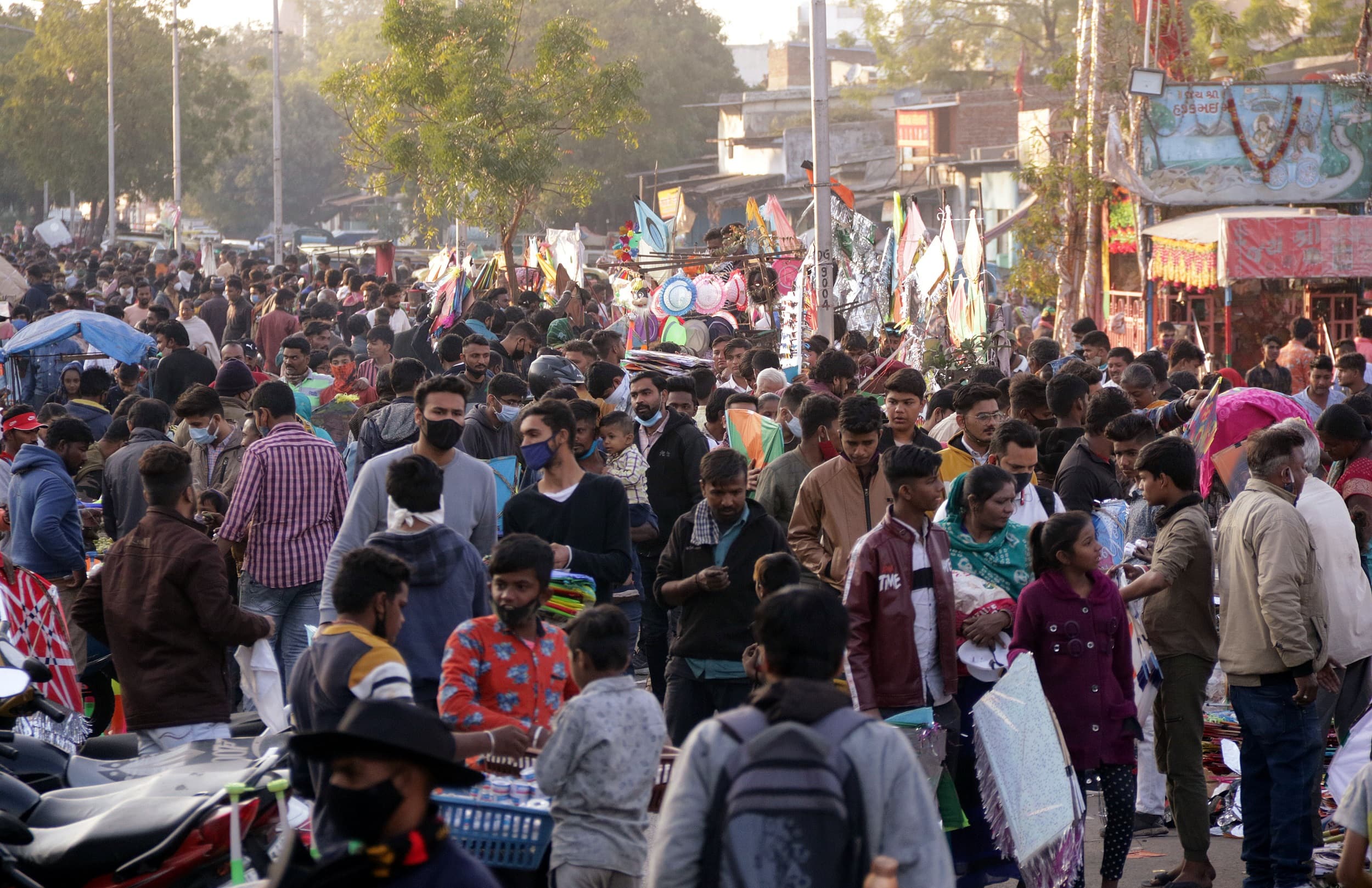 Overcrowded market Ahmedabad
