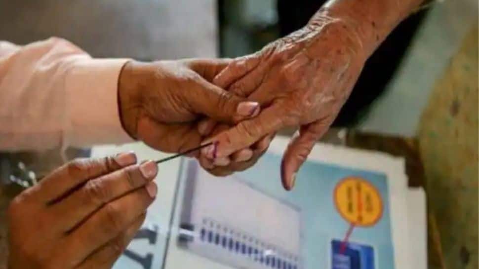 EC defers polls to 4 municipal corporations in West Bengal amid Covid-19 spike thumbnail