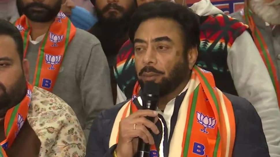 Punjab Assembly polls: Congress MLA Harjot Kamal joins BJP after Sonu Sood&#039;s sister Malvika fielded from his seat