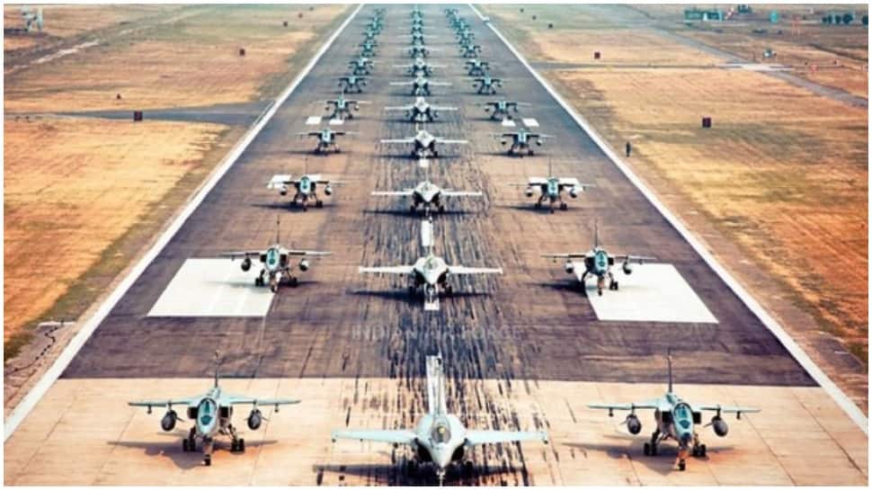 Republic Day 2022: India to witness `grandest flypast ever` featuring 75 aircraft including 5 Rafale thumbnail