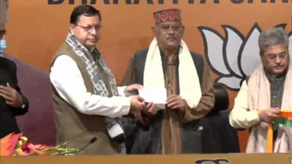 Late CDS Gen Bipin Rawat`s brother, Col Vijay Rawat, joins BJP ahead of Uttarakhand Polls thumbnail