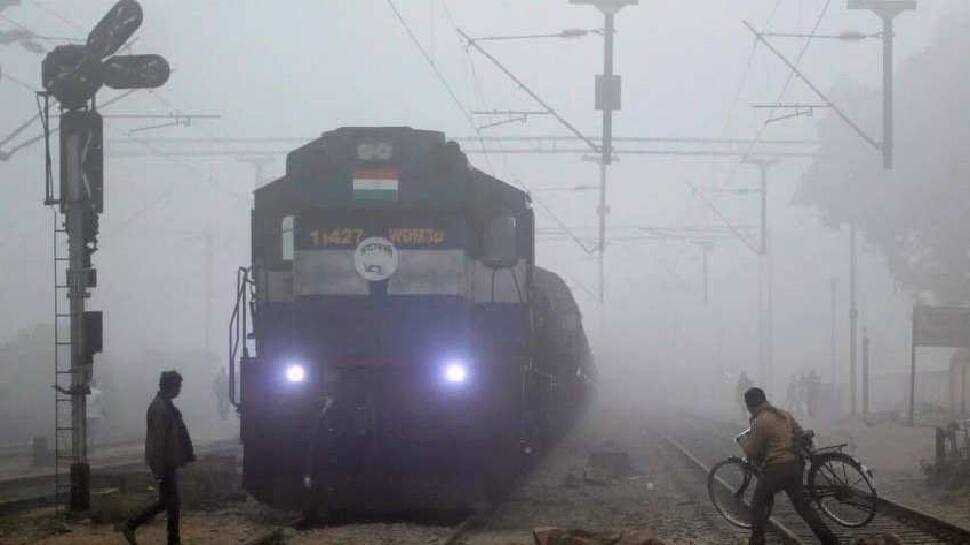 Kabut tebal di Delhi tunda 13 kereta ini, cek daftar lengkapnya di sini |  Berita Kereta Api
