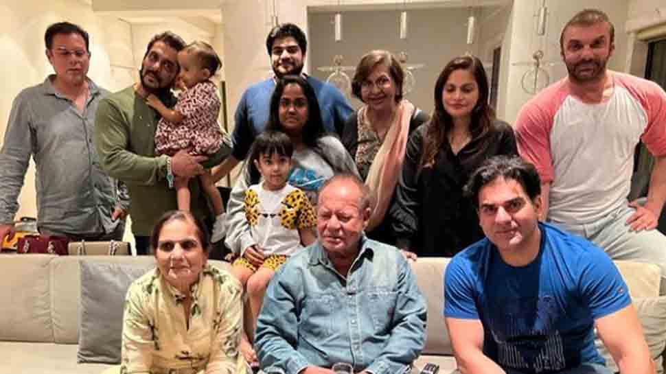 Salman Khan, brother Arbaaz Khan enjoy &#039;dal-bati churma&#039; at close friend Bina Kak&#039;s home, step-mom Helen too joins: PICS
