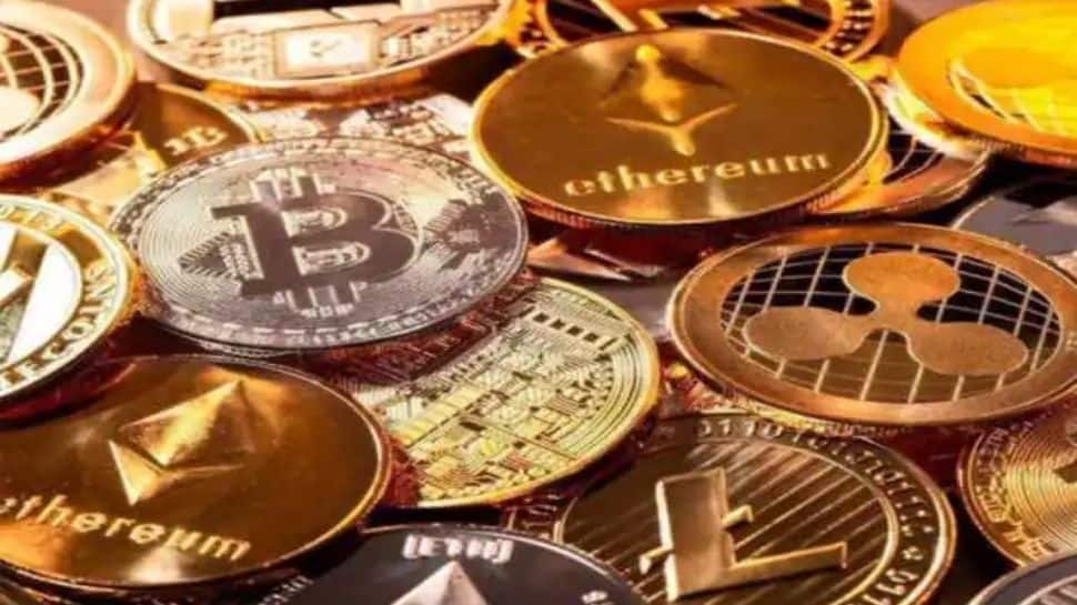 Bitcoin Crash: Cryptocurrency market suffers Rs 74 lakh crore loss thumbnail