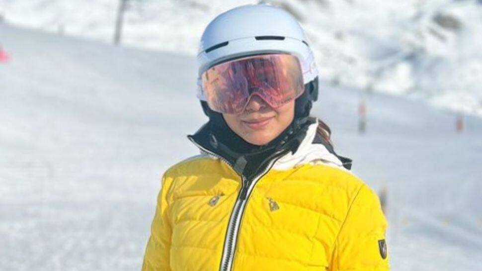 See Samantha Ruth Prabhu&#039;s impressive skiing progress, Sophie Choudry cheers for her - Watch