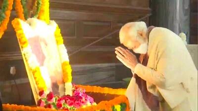 PM paid floral tributes to Netaji Subhas Chandra Bose