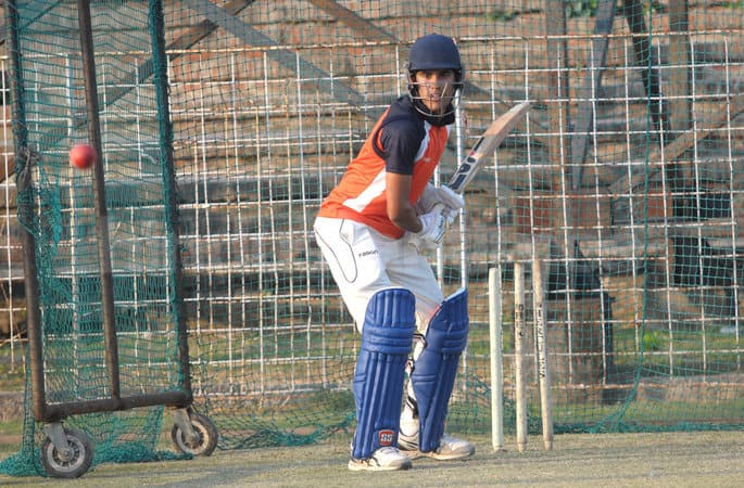 Ambidextrous cricketer