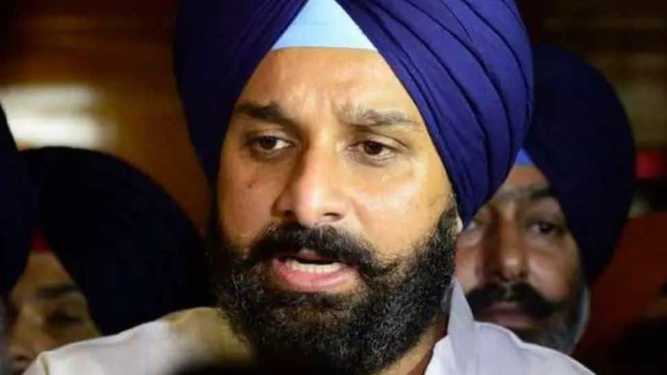 SAD`s Bikram Singh Majithia denied interim bail in drugs case ahead of Punjab polls thumbnail