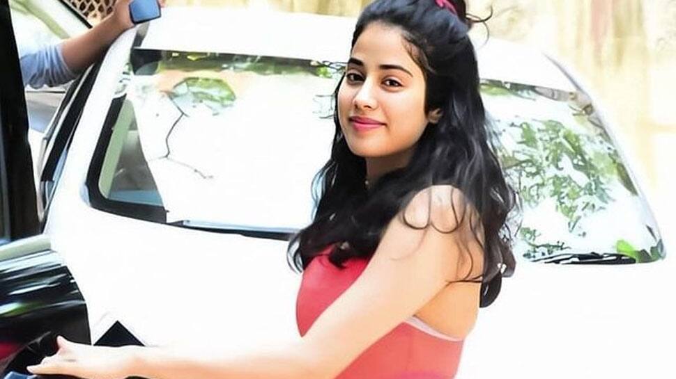 Janhvi Kapoor&#039;s oops moment in body-fitted gym wear caught on camera!