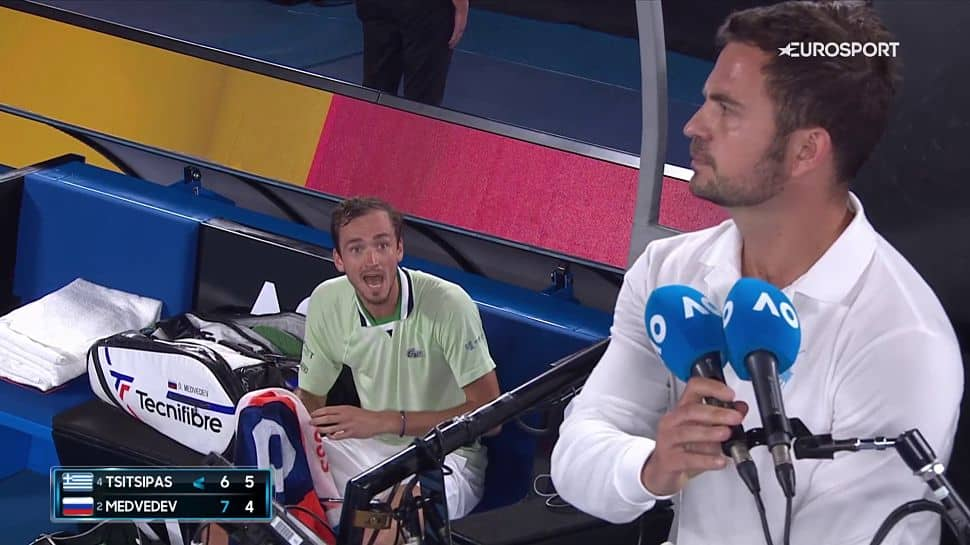 Are you stupid? Daniil Medvedev is screaming at umpire for this reason - WATCH