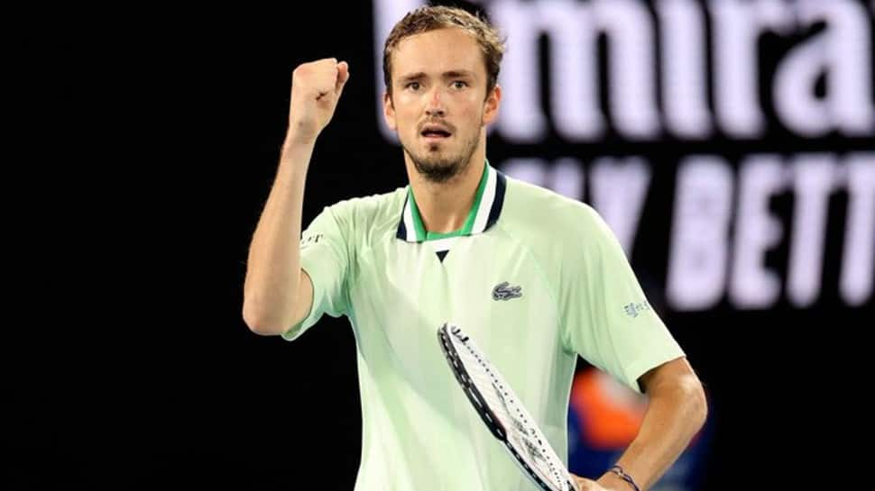 Australian Open 2022: Daniil Medvedev downs Stefanos Tsitsipas to set up final showdown with Rafael Nadal