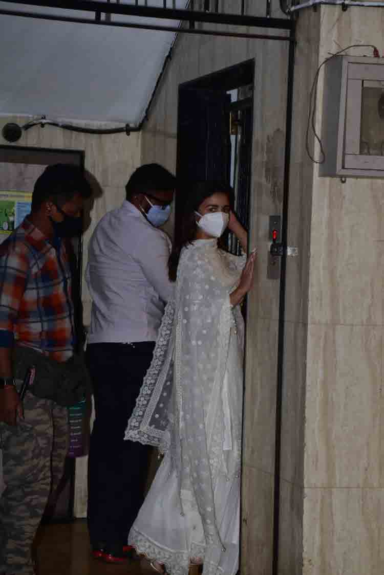 Alia Bhatt's day out in Mumbai