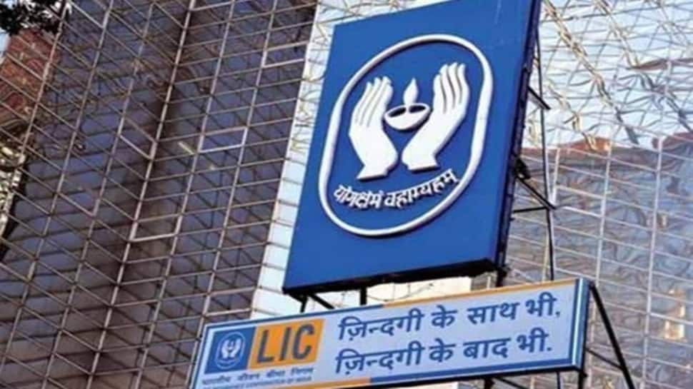 Govt extends tenure of IPO-bound LIC's chairman for 1 year