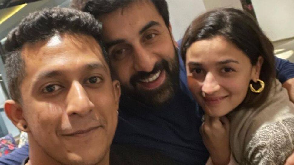 Aww! Ranbir Kapoor wraps his arms around Alia Bhatt in a cute selfie with their private chef: See pic