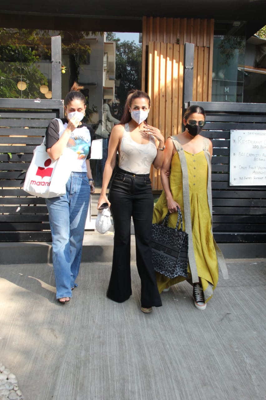 Kareena Kapoor steps out with Amrita, Malaika