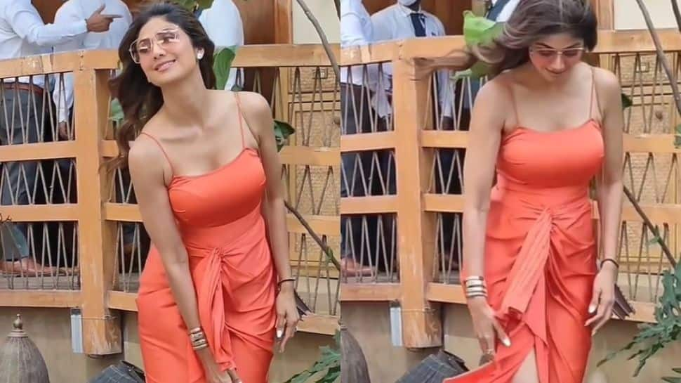 Shilpa Shetty suffers OOPS moment in orange slit dress on sister Shamita&#039;s birthday - Watch