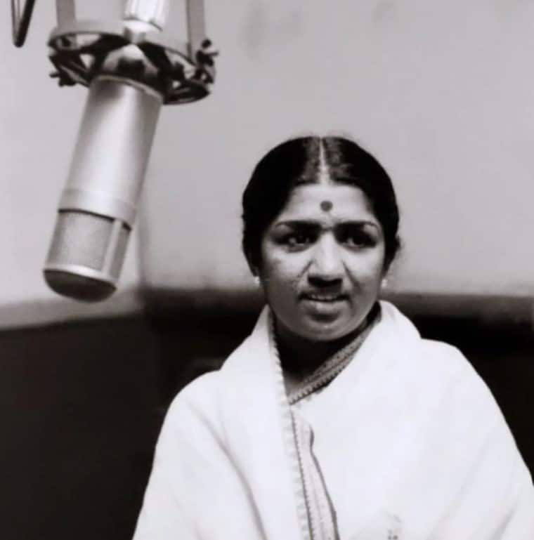 She recorded her first song in 1942