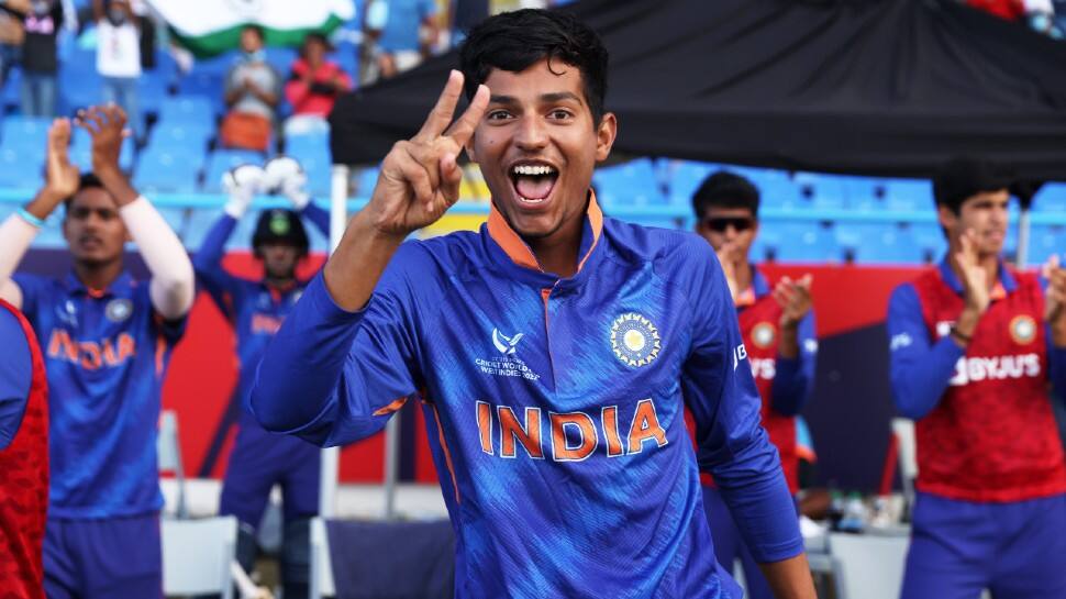 Team India started off with a 45-run win over South Africa in their opening match. Captain Yash Dhull scored 82 as India tallied 232 batting first. Vicky Ostwal then picked up 5/28 to bowl out the Proteas for 187. (Source: Twitter)