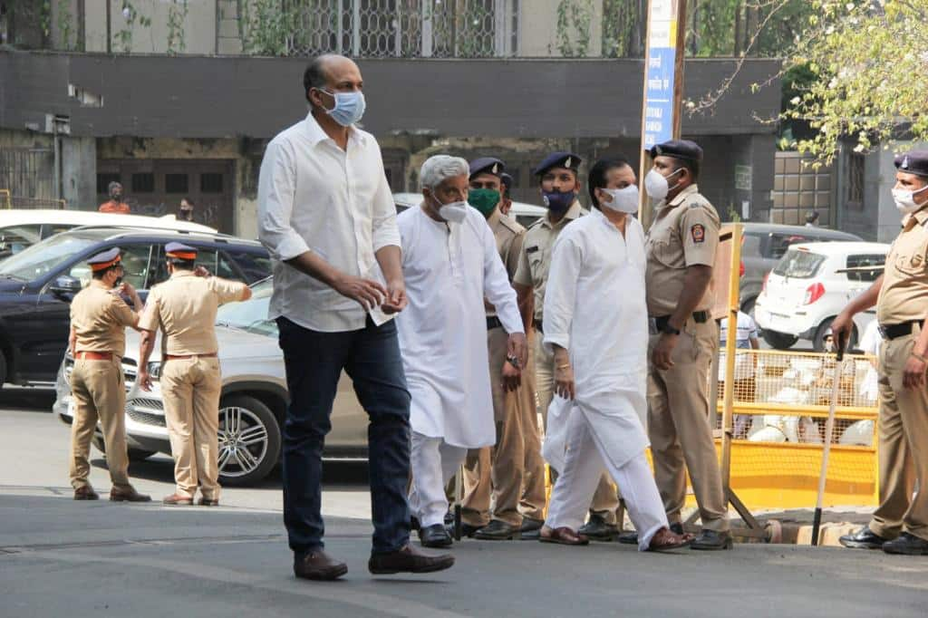 Javed Akhtar visits Lata Mangeshkar's home