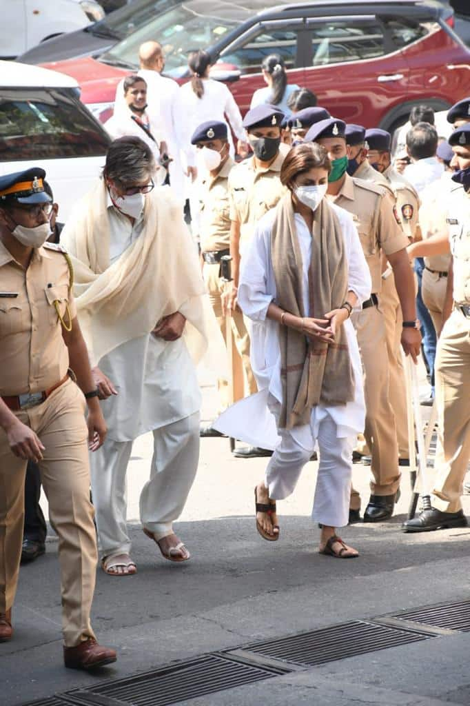 Amitabh Bachchan and Shweta Bachchan pay Lata Mangeshkar last visit