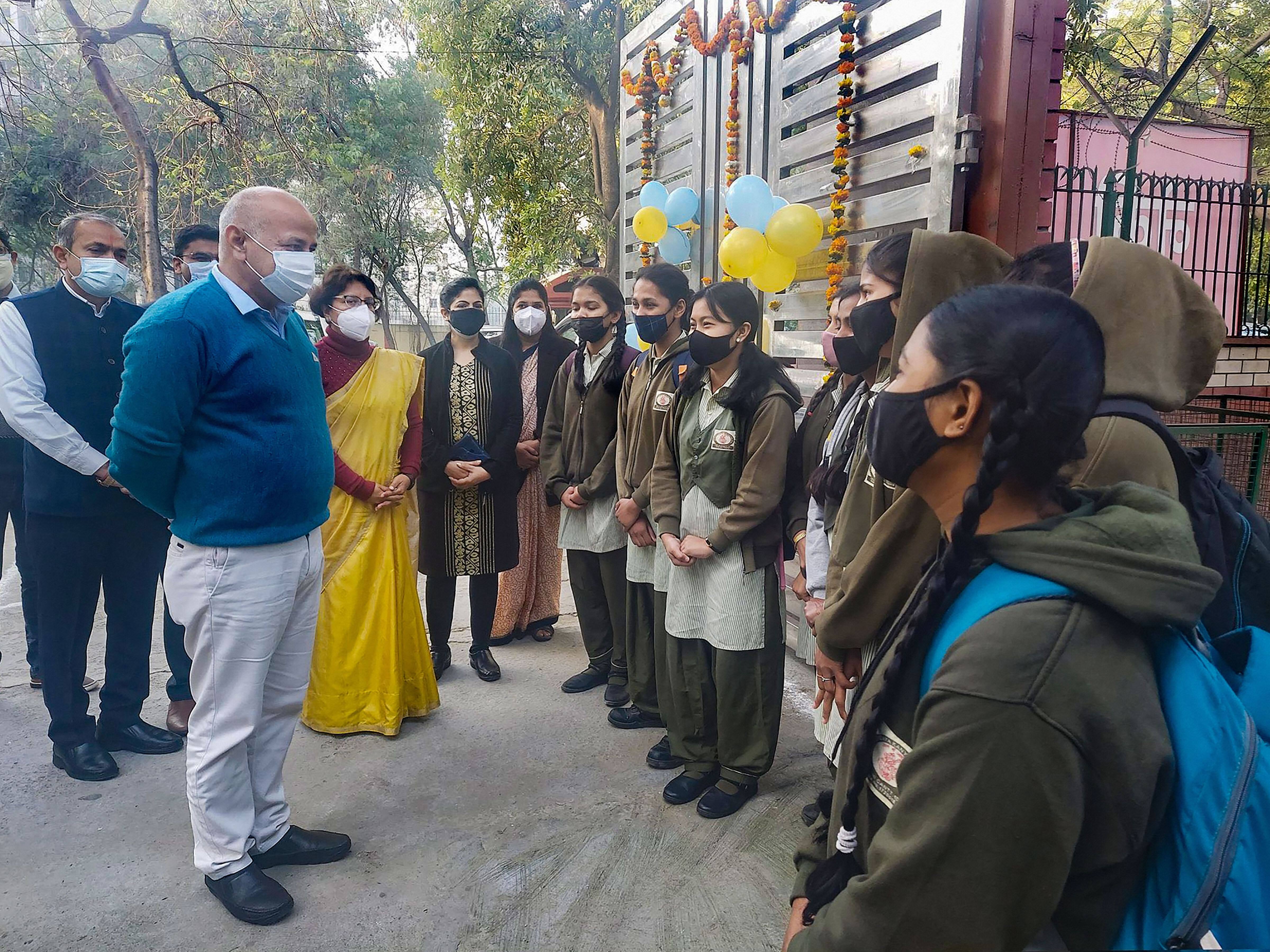 Delhi Deputy CM Manish Sisodia with students