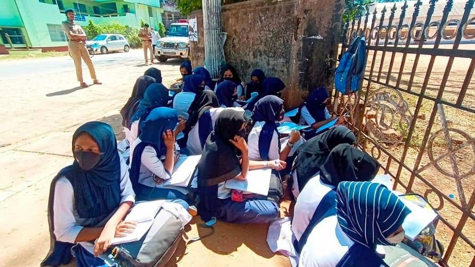 Karnataka Hijab row: Protesting students allowed to enter campus, but not in regular classroom