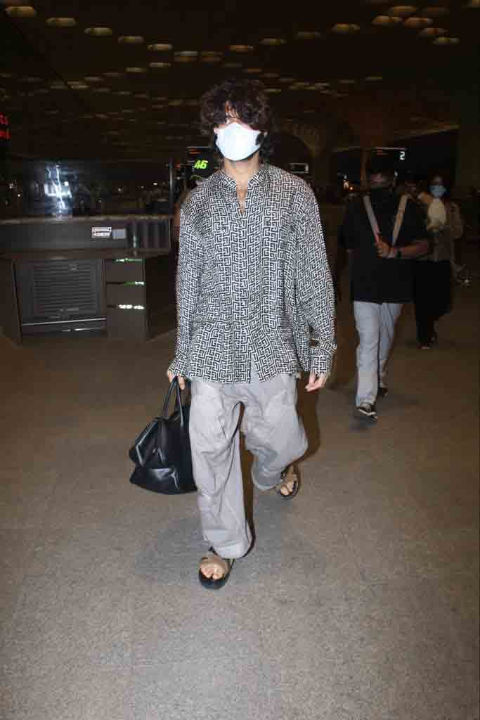'Arjun Reddy' star at airport
