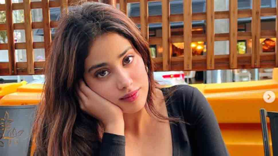 Janhvi Kapoor injured, spotted with sling arm outside Pilates studio, fan comments, 'ghar walo se jagda?'