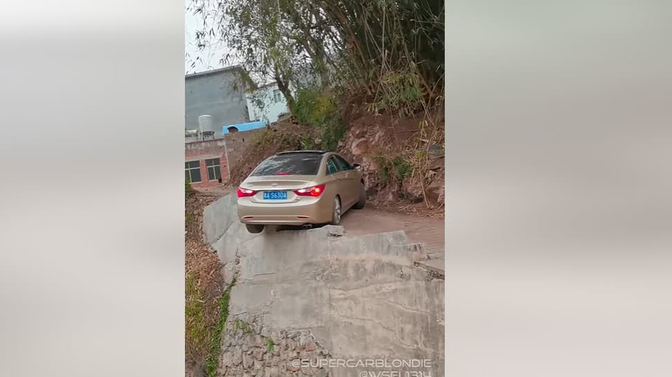 Viral: Watch Incredibly skilled driver makes a U-Turn on this narrow hilly road