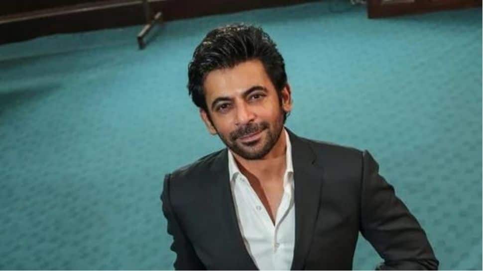 Sunil Grover thanks fans for love and prayers, says ‘he's healing after heart surgery’