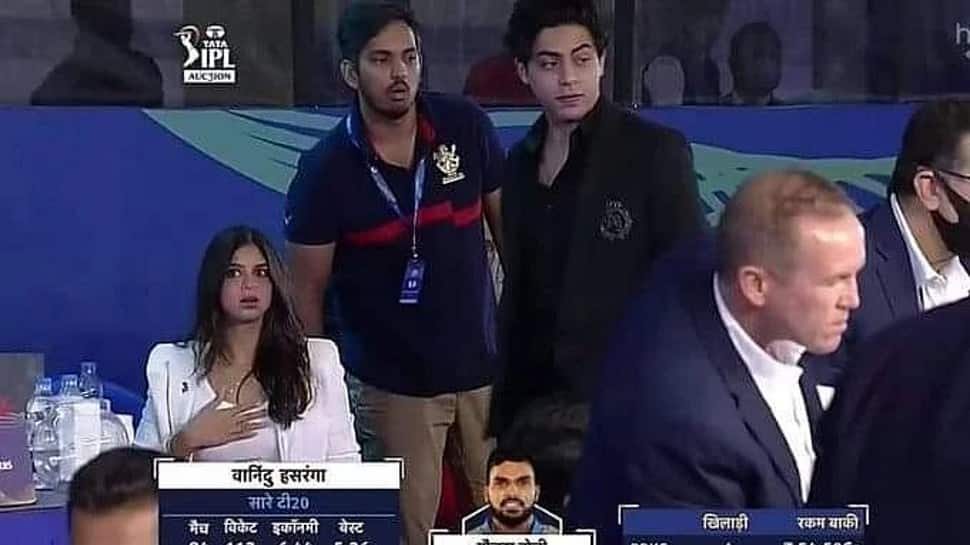 IPL 2022 mega auction: Shah Rukh Khan&#039;s kids Aryan Khan and Suhana Khan’s reaction to auctioneer collapsing goes viral – WATCH