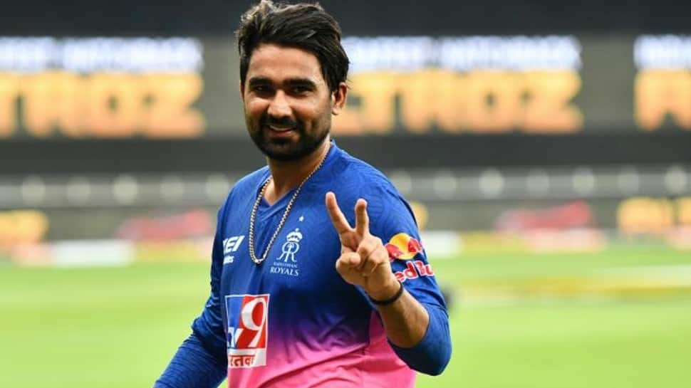 Former Rajasthan Royals all-rounder Rahul Tewatia was Gujarat Titans' second-most expensive buy of the day for Rs 9 crore. Tewatia had a base price of Rs 40 lakh. (Source: Twitter)