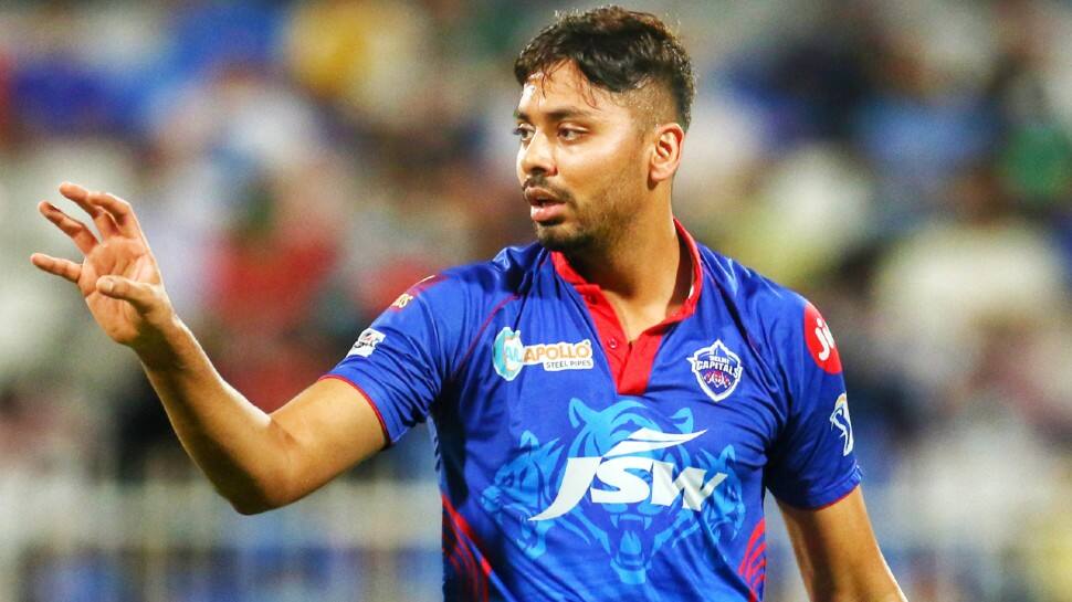 Pacer Avesh Khan was bought by Lucknow Super Giants for Rs 10 crore. Avesh became the most expensive uncapped player to be bought at auction in history of IPL. (Source: Twitter)