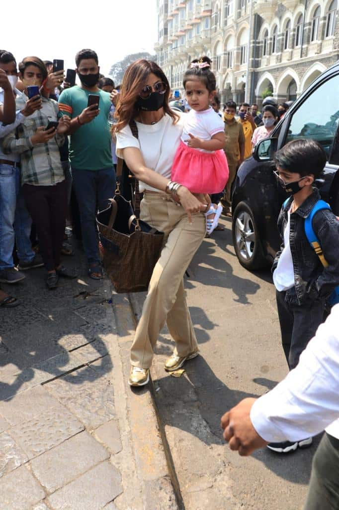 Shilpa, Shamita and Sunanda summoned by Andheri court